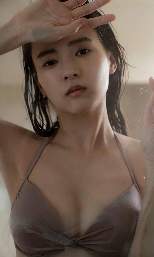 촉촉하게 젖은..