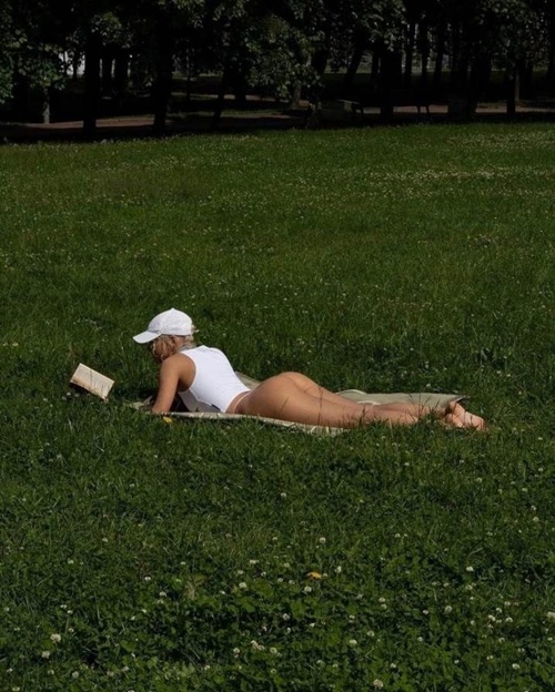 요가하는 모델