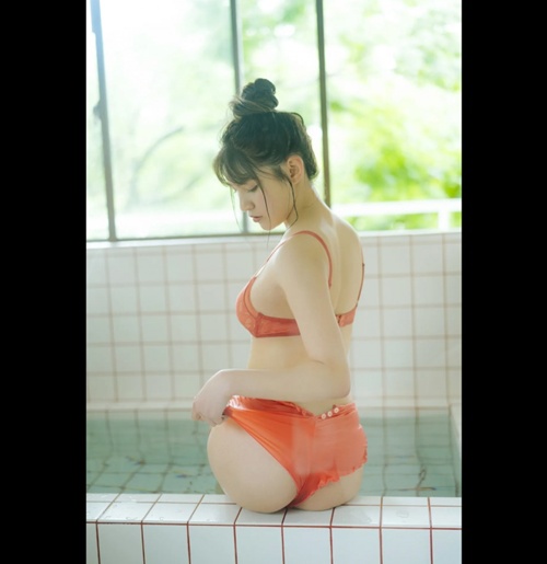 배우 코지나 유이